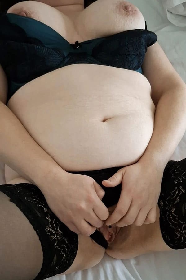 Зрелую шлюху ебут в отеле присланное 13 фото