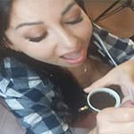 Секретарша пьет кофе со спермой начальника