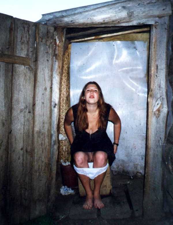 Девушки писают на унитазе подборка 83 фото