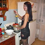 Хозяйка на кухне и шлюха в постели