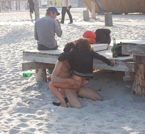 Подсмотренный секс на пляже подборка 49 фото