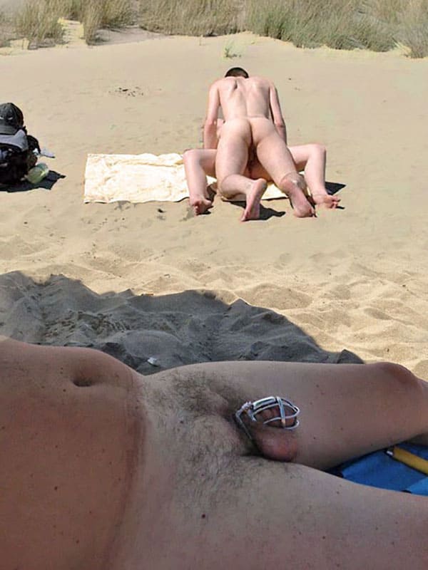 Подсмотренный секс на пляже подборка 50 фото