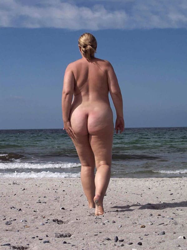 Нудисты уже скоро на всех пляжах России 24 фото
