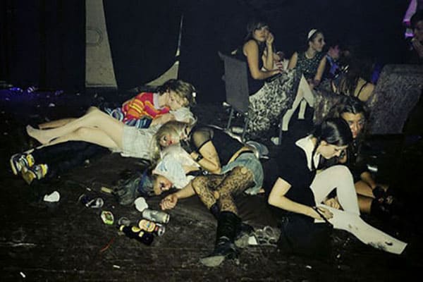 Пьяных девушек выебли во все щели 31 фото