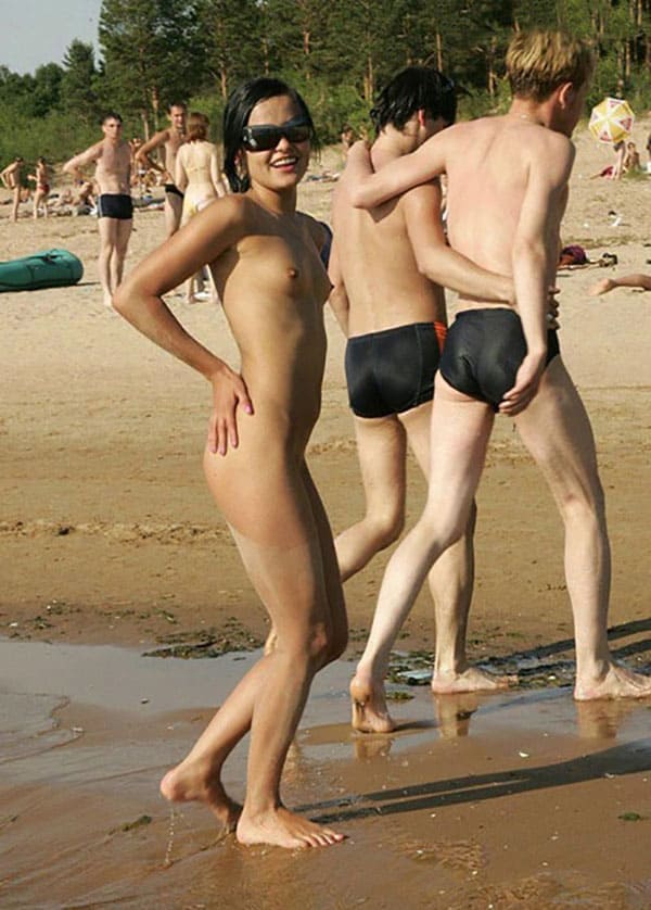Красивые пляжные девушки голышом фото 29 фото
