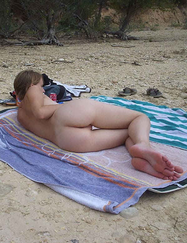 Фото голых девушек на пляже 6 фото