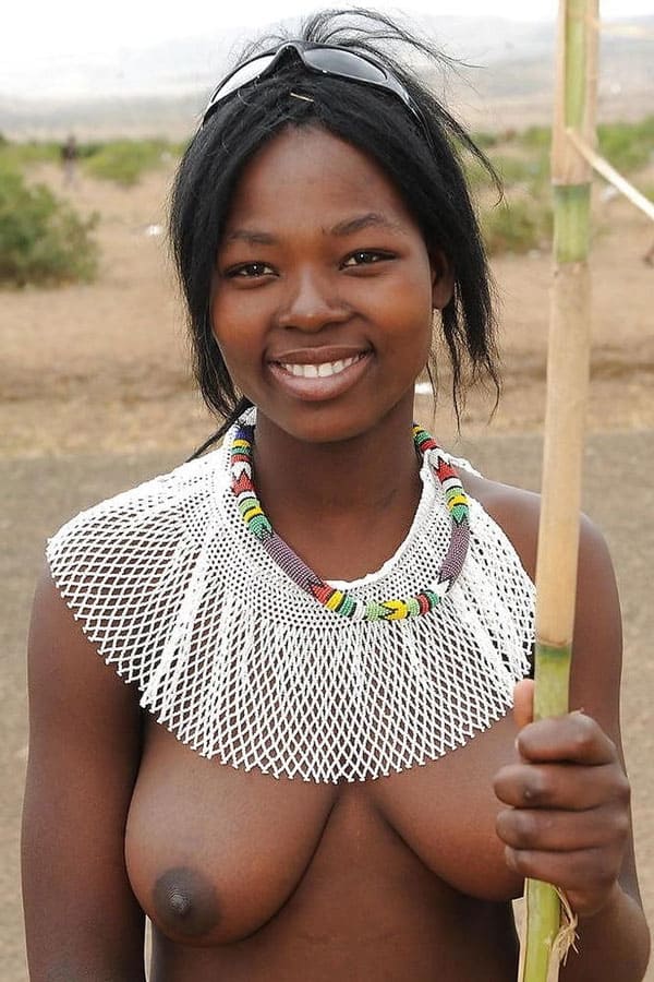 Голые папуаски из племени лесбиянок 1 фото
