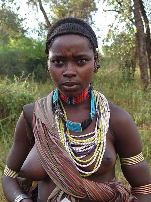 Голые папуаски из племени лесбиянок 10 фото