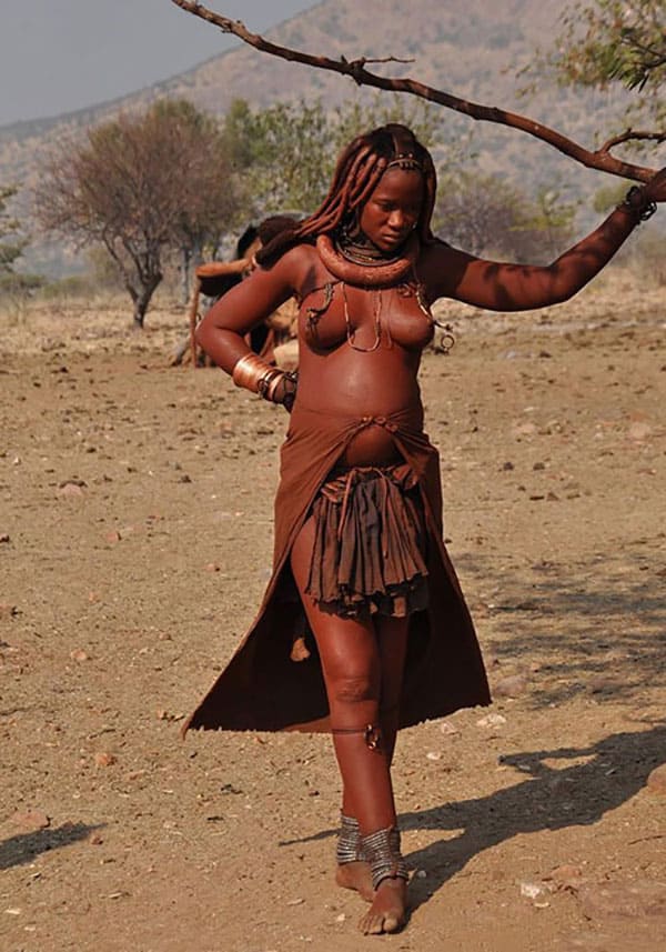 Голые папуаски из племени лесбиянок 14 фото