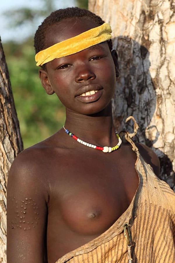 Голые папуаски из племени лесбиянок 19 фото