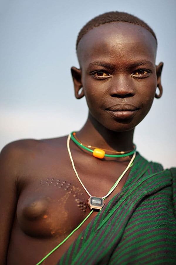 Голые папуаски из племени лесбиянок 20 фото
