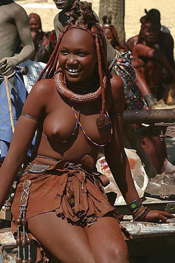 Голые папуаски из племени лесбиянок 23 фото