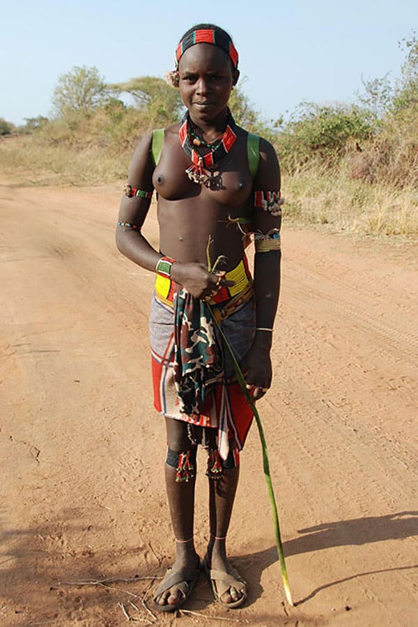 Голые папуаски из племени лесбиянок 24 фото