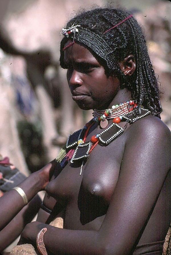 Голые папуаски из племени лесбиянок 55 фото