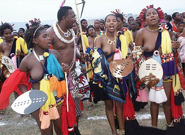Голые папуаски из племени лесбиянок 65 фото