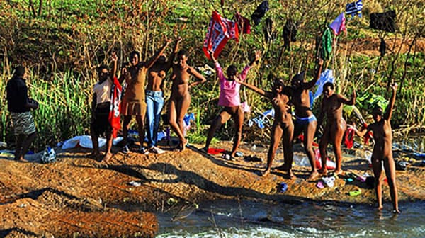 Голые папуаски из племени лесбиянок 70 фото