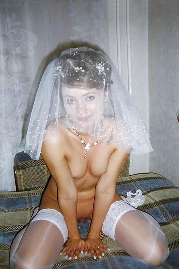 Невесты на свадьбу не надели трусы 24 фото