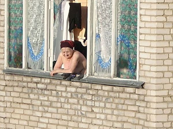 Подсмотренное за женщинами в окна дома напротив 36 фото