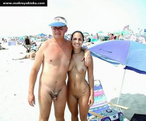 Пляжные девушки загорают голыми 18 фото