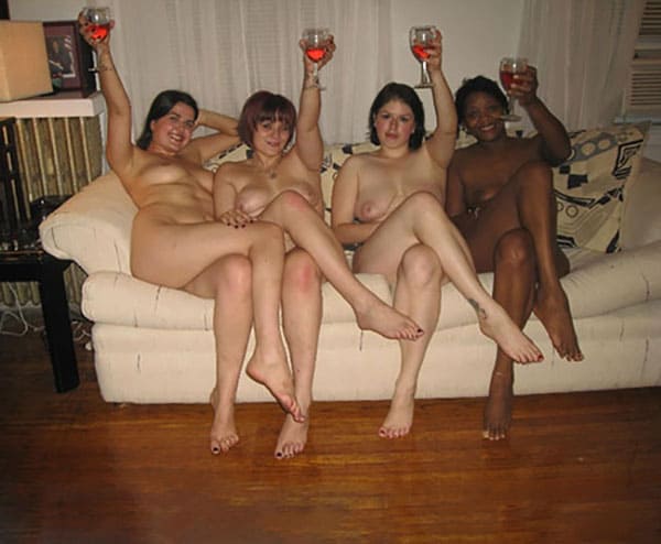 Пятничные фото голых пьяных девушек 13 фото