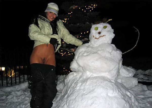 Порно снеговики и голые девушки 16 фото