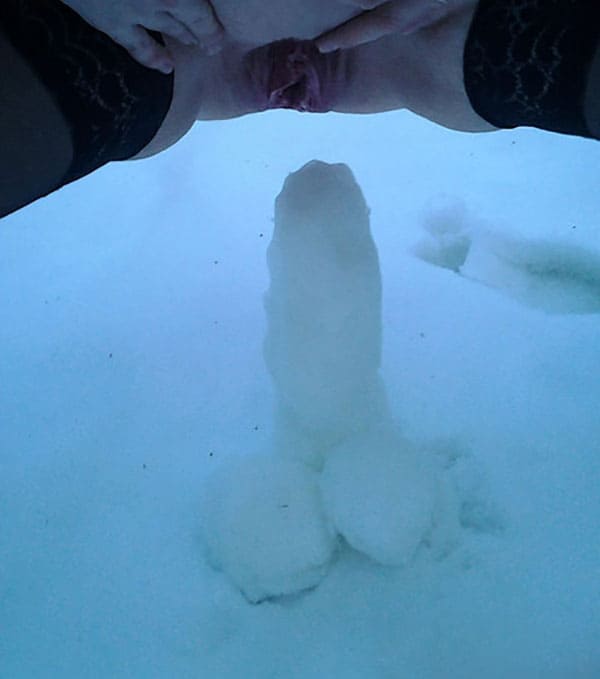 Порно снеговики и голые девушки 8 фото