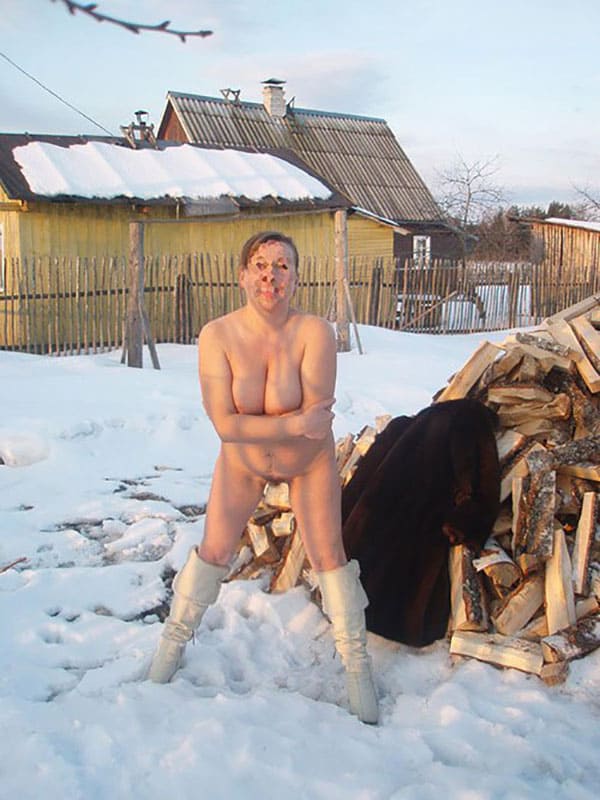Русские бабы даже голышом зимы не боятся 23 фото