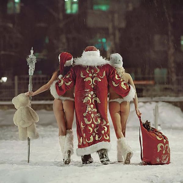 Девушки в костюмах сексуальных снегурочек 4 фото
